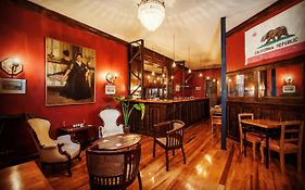 Casa California Guesthouse